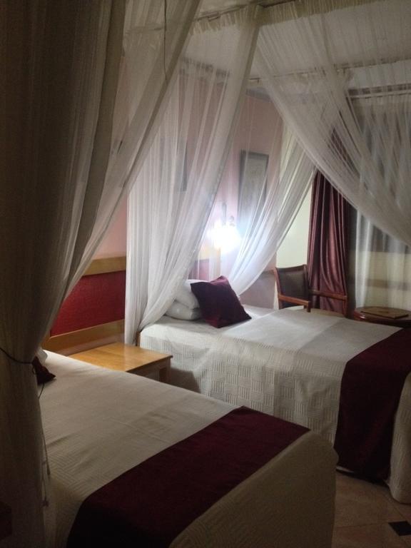 J Residence Motel Entebbe Chambre photo