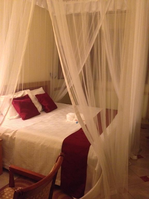 J Residence Motel Entebbe Chambre photo