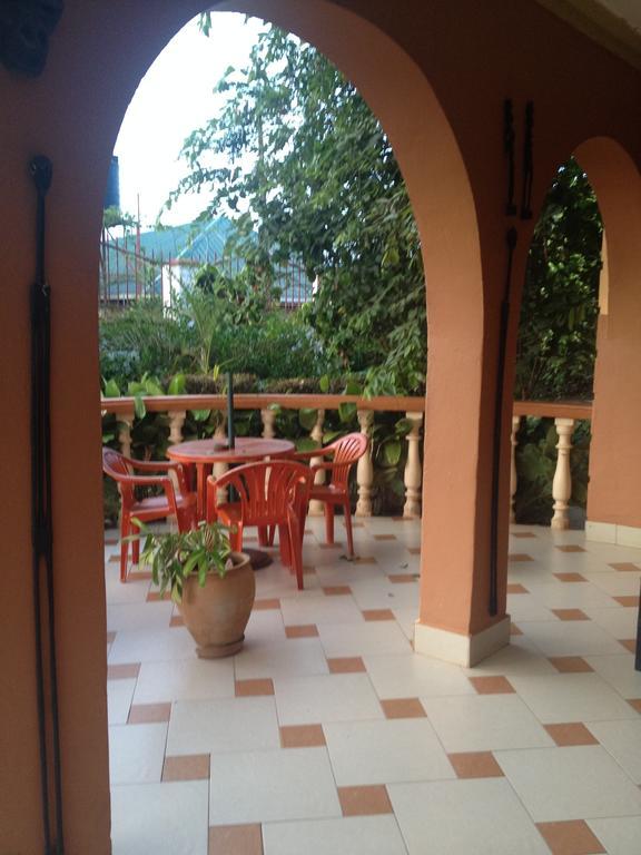 J Residence Motel Entebbe Extérieur photo
