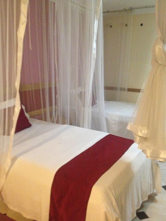J Residence Motel Entebbe Chambre photo