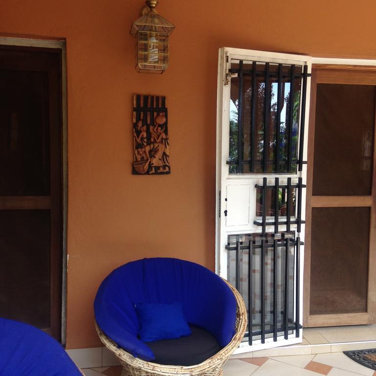 J Residence Motel Entebbe Extérieur photo