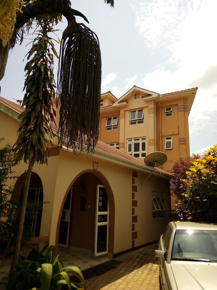 J Residence Motel Entebbe Extérieur photo